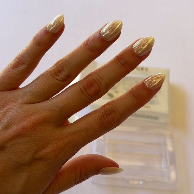 Heartbreaker: Champagne Chrome (for short nail beds or nail biters)