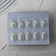 Heartbreaker: Champagne Chrome (for short nail beds or nail biters)