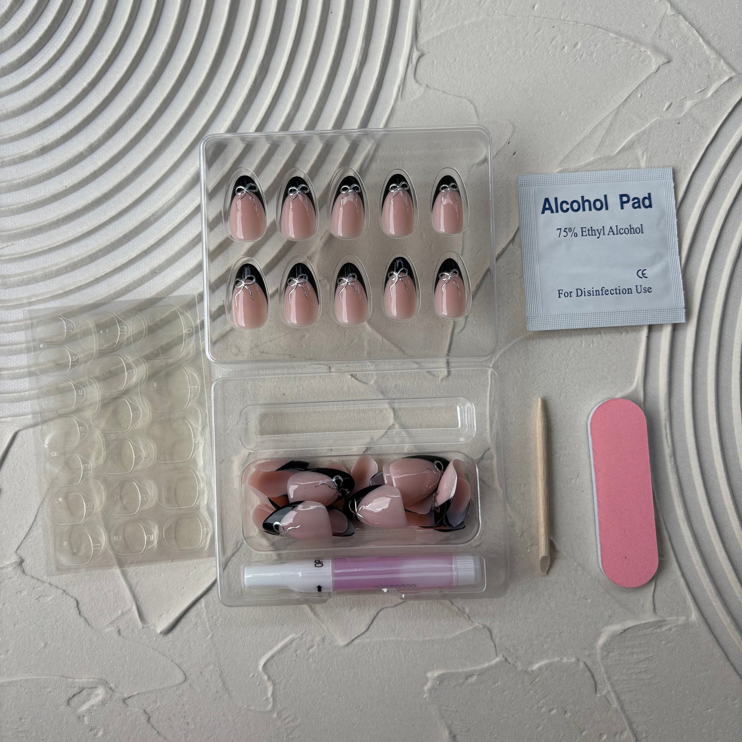 Velo Prohibido (FORBIDDEN VEIL): The Midnight Secret (Black French Tip)