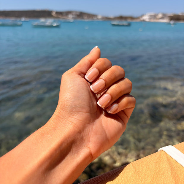 Square Timeless Glow (for short nail beds or nail biters)