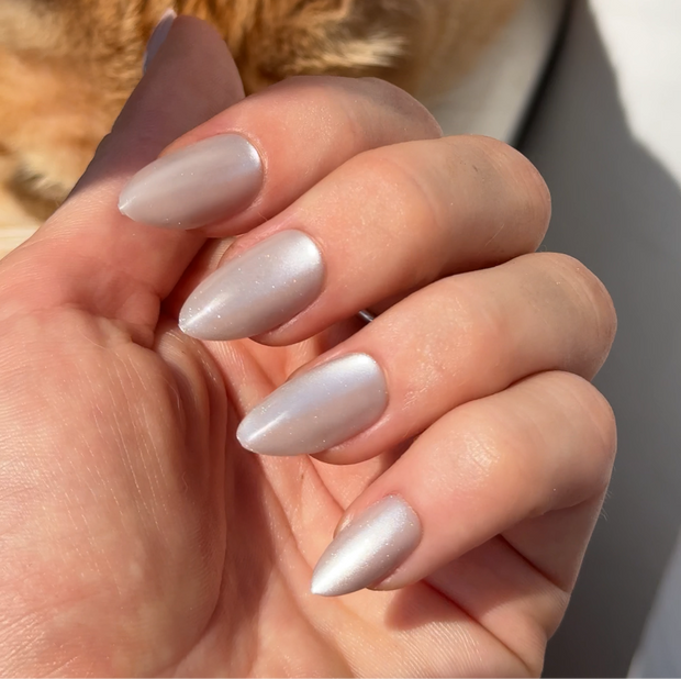 Platinum Grace: High-Shine (Luxury Essential)