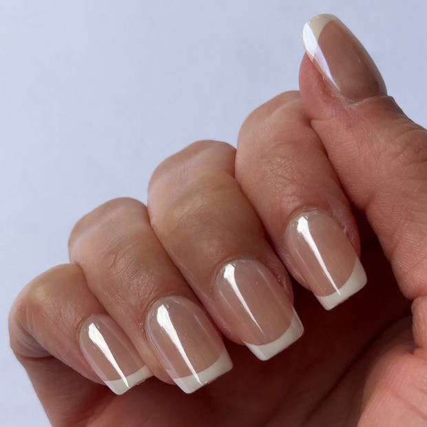 Square Timeless Glow (for short nail beds or nail biters)