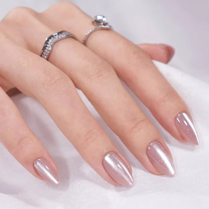 Sapphire Sparkle: Hypnotic Cat Eye (Luxury Edition)
