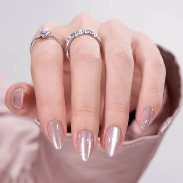 Sapphire Sparkle: Hypnotic Cat Eye (Luxury Edition)